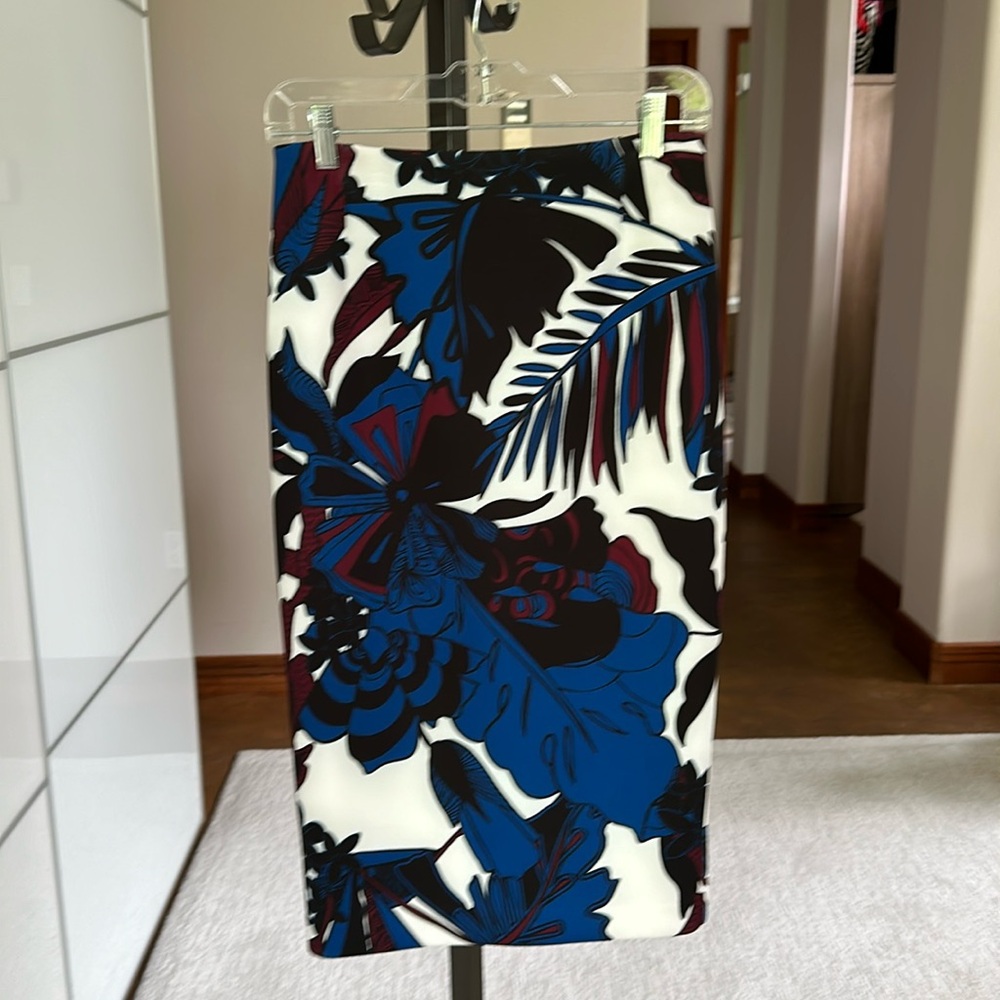 Ted Baker Pencil Floral Skirt, size 2, Multi